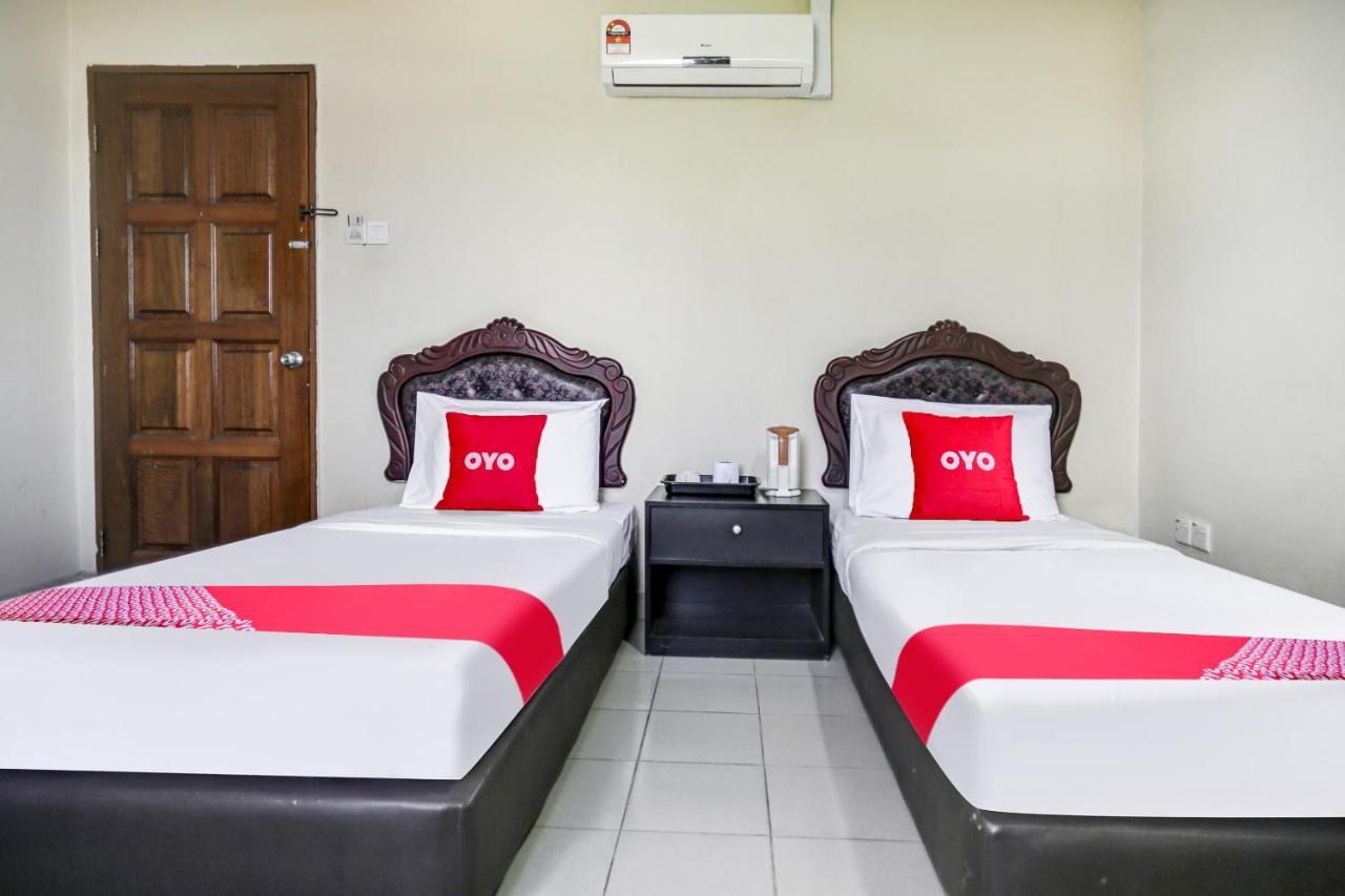 Oyo 90376 Centre Point Hotel Limbang Eksteriør billede
