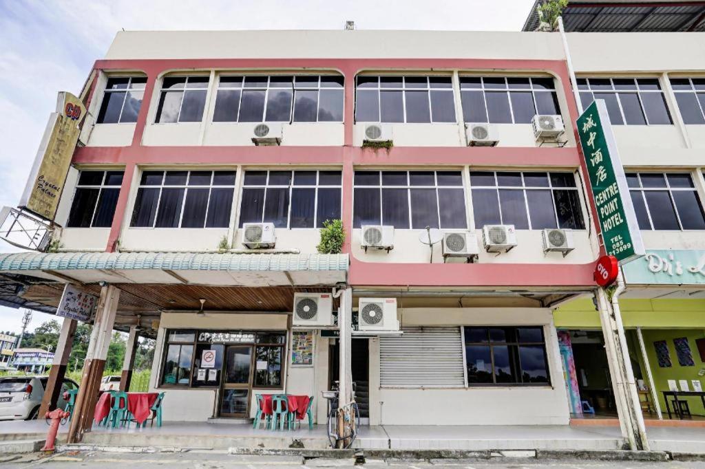 Oyo 90376 Centre Point Hotel Limbang Eksteriør billede