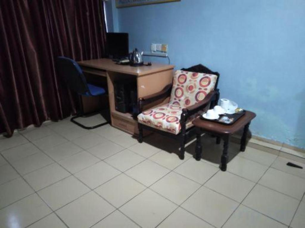 Oyo 90376 Centre Point Hotel Limbang Eksteriør billede