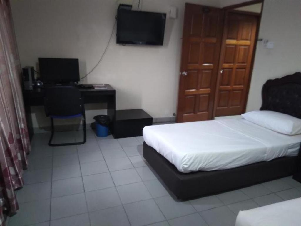 Oyo 90376 Centre Point Hotel Limbang Eksteriør billede