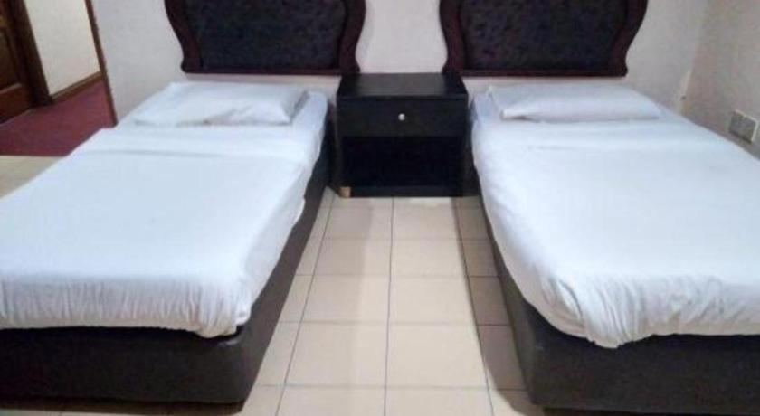 Oyo 90376 Centre Point Hotel Limbang Eksteriør billede
