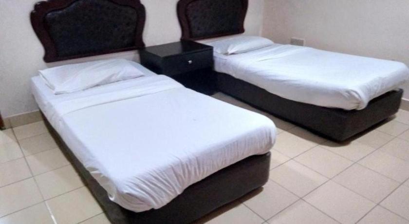 Oyo 90376 Centre Point Hotel Limbang Eksteriør billede