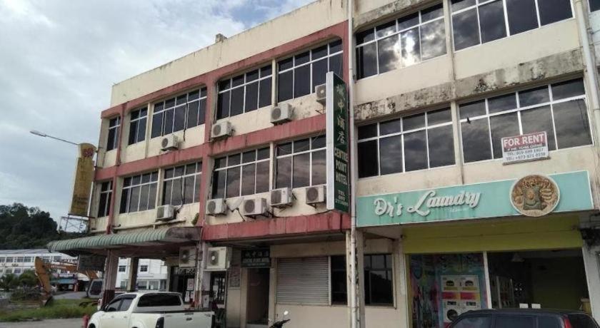Oyo 90376 Centre Point Hotel Limbang Eksteriør billede